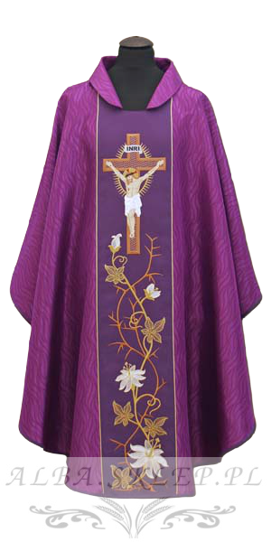 Ornat haftowany Pan Jezus na Krzyżu