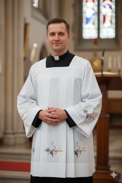 Komża Kapłańska Dar Eucharystii z Kolorowym Haftem