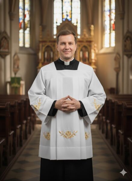 Komża Kapłańska Haftowana z Symbolami Eucharystycznymi