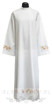 Alba kapłańska haftowana 3