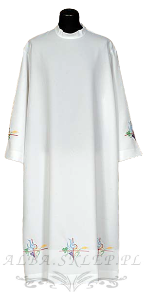 Alba kapłańska haftowana 7
